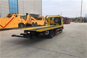 杨宋非事故拖车