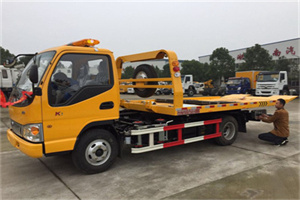 杨宋哪里有拖车服务